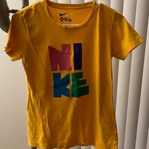M vintage NIKE slim fit tee